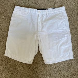 Banana Republic White Aiden Short